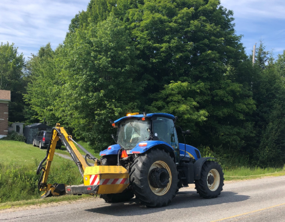 Travaux de fauchage aux abords des chemins