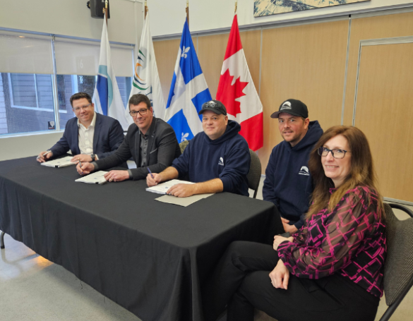 Signature de la nouvelle convention collective des employé.e.s municipaux de Stoneham-et-Tewkesbury